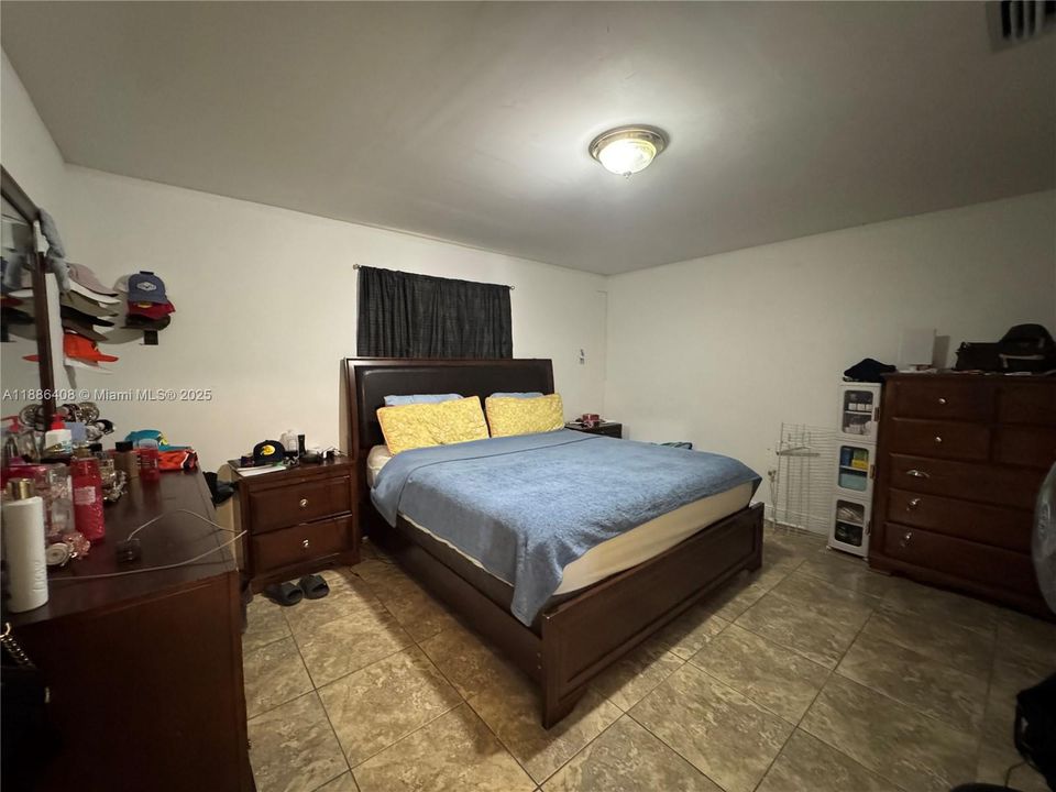 Activo con contrato: $320,000 (2 camas, 1 baños, 982 Pies cuadrados)