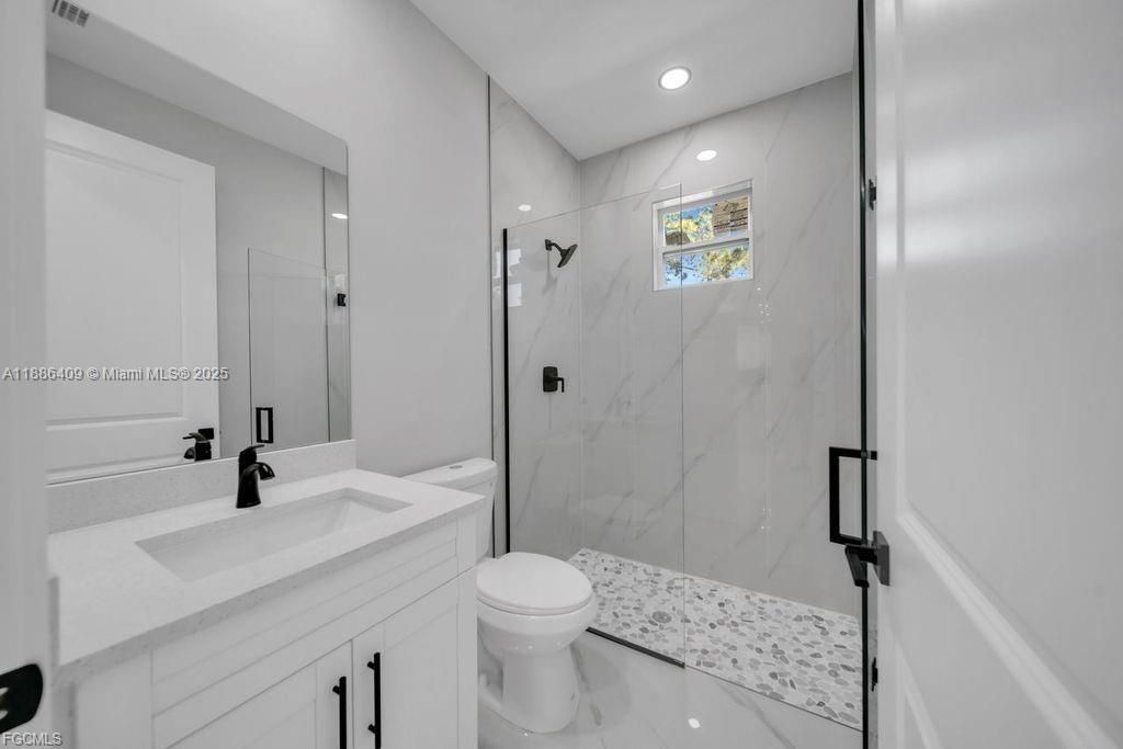 Vendido Recientemente: $329,900 (3 camas, 2 baños, 1536 Pies cuadrados)