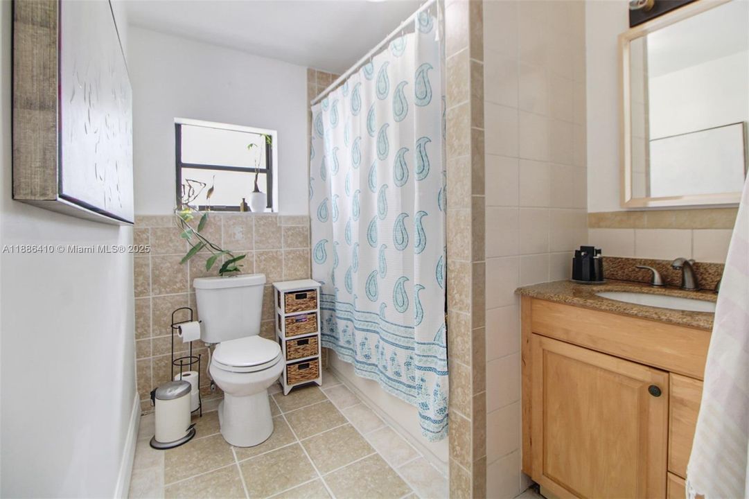 Недавно продано: $775,000 (3 спален, 2 ванн, 1540 Квадратных фут)