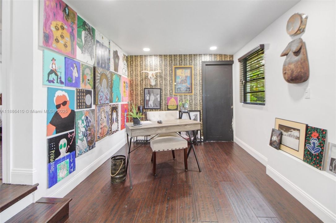 Недавно продано: $775,000 (3 спален, 2 ванн, 1540 Квадратных фут)