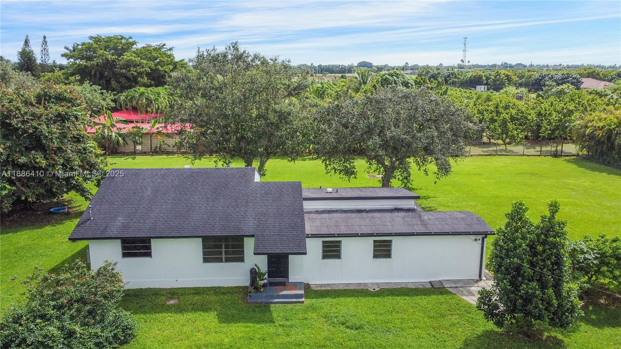 Недавно продано: $775,000 (3 спален, 2 ванн, 1540 Квадратных фут)