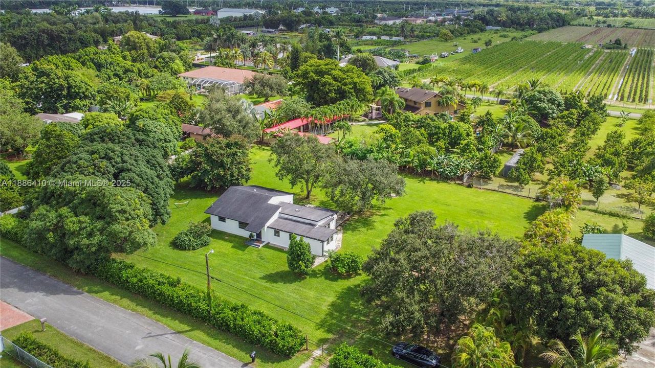 Недавно продано: $775,000 (3 спален, 2 ванн, 1540 Квадратных фут)