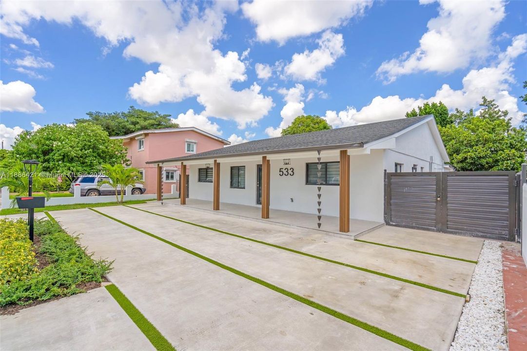 Active With Contract: $790,000 (5 beds, 3 baths, 2226 Square Feet)