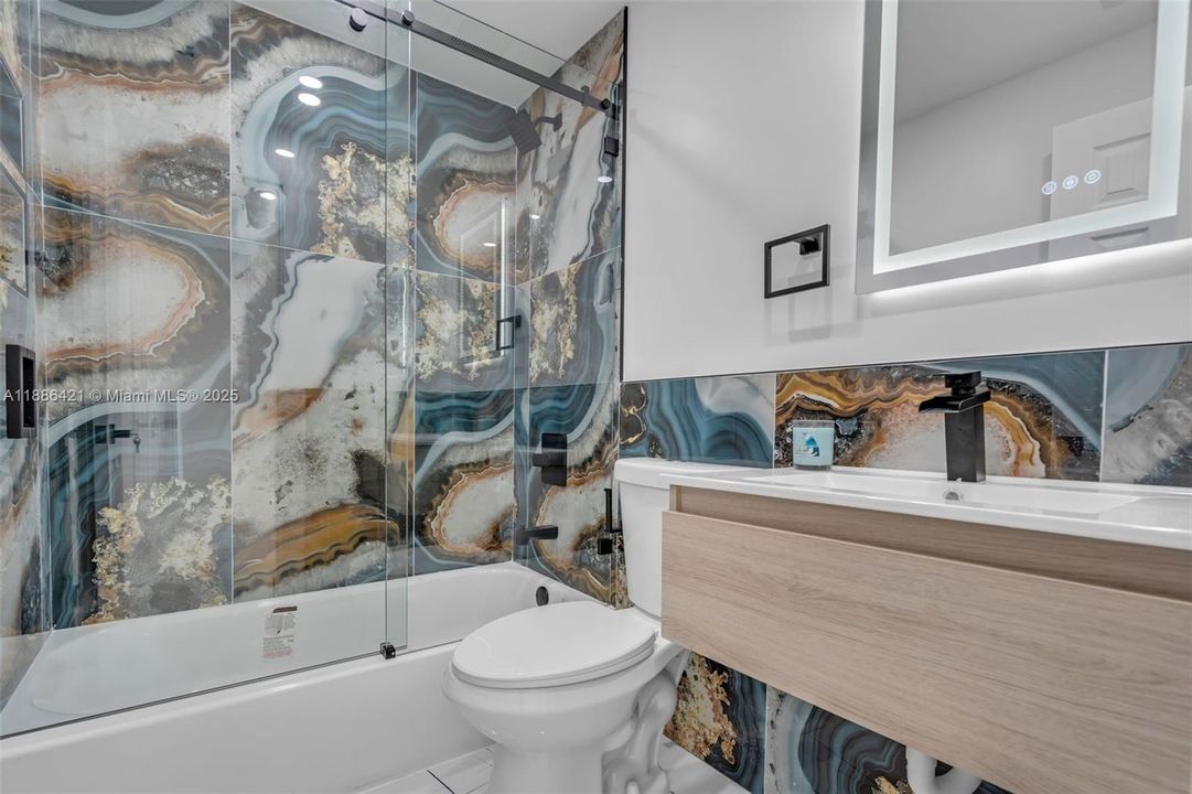 Active With Contract: $790,000 (5 beds, 3 baths, 2226 Square Feet)