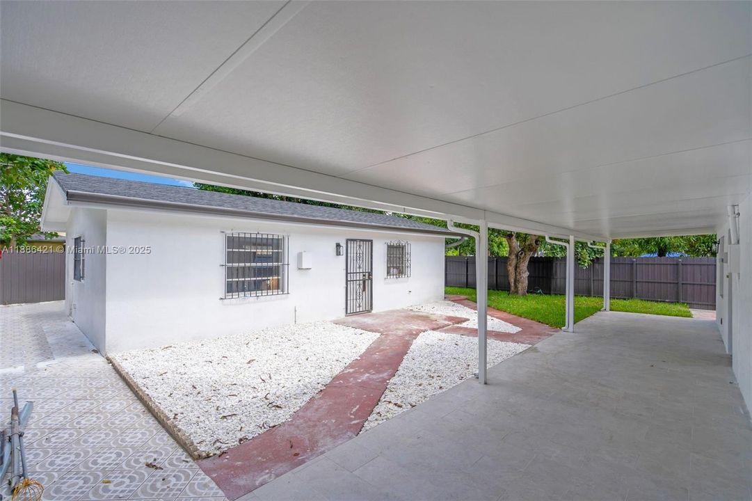 Active With Contract: $790,000 (5 beds, 3 baths, 2226 Square Feet)