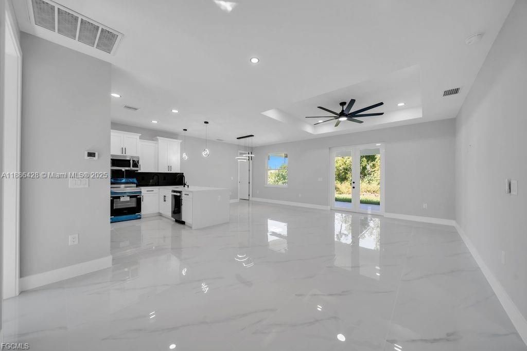 Active With Contract: $329,900 (3 beds, 2 baths, 1536 Square Feet)