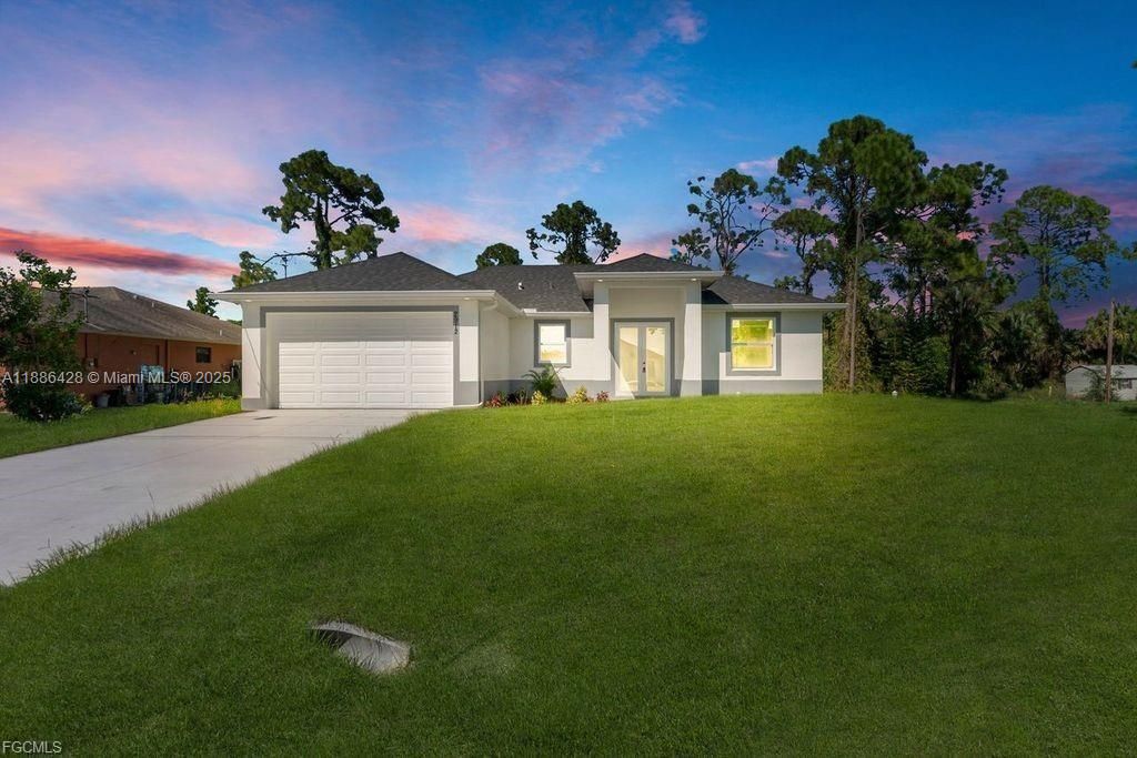 Active With Contract: $329,900 (3 beds, 2 baths, 1536 Square Feet)