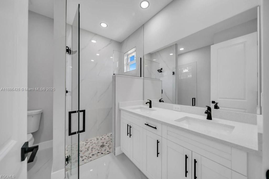 Active With Contract: $329,900 (3 beds, 2 baths, 1536 Square Feet)