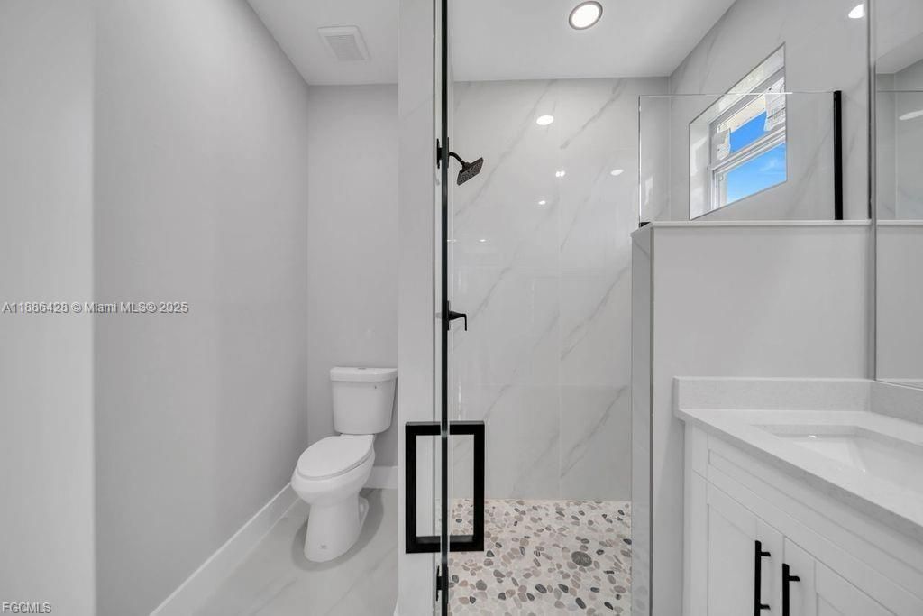 Active With Contract: $329,900 (3 beds, 2 baths, 1536 Square Feet)