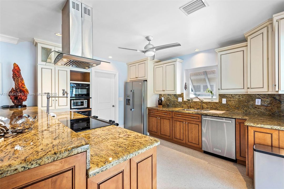 В аренду: $10,500 (3 спален, 2 ванн, 2520 Квадратных фут)