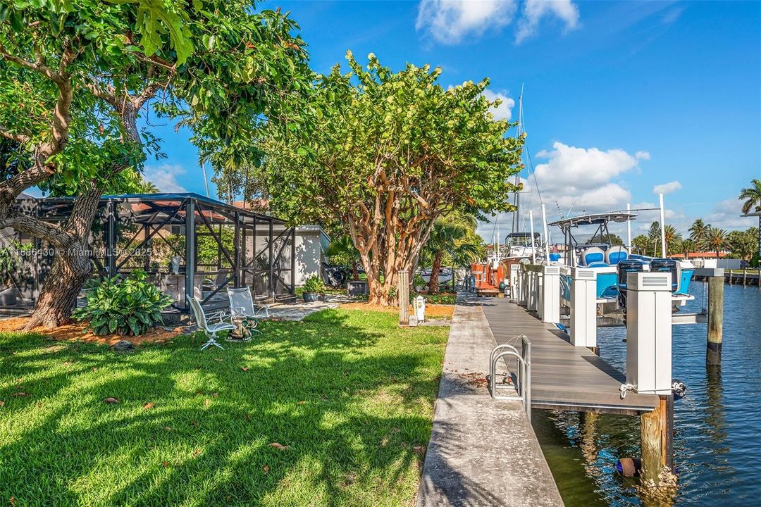 В аренду: $10,500 (3 спален, 2 ванн, 2520 Квадратных фут)