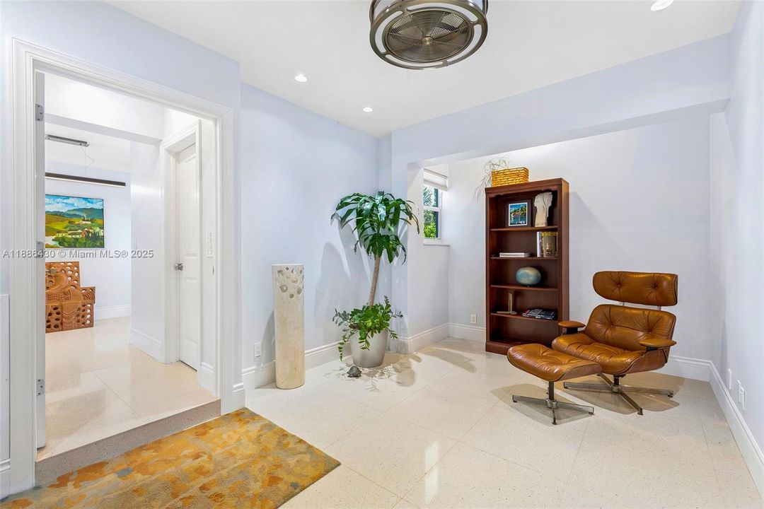 В аренду: $10,500 (3 спален, 2 ванн, 2520 Квадратных фут)