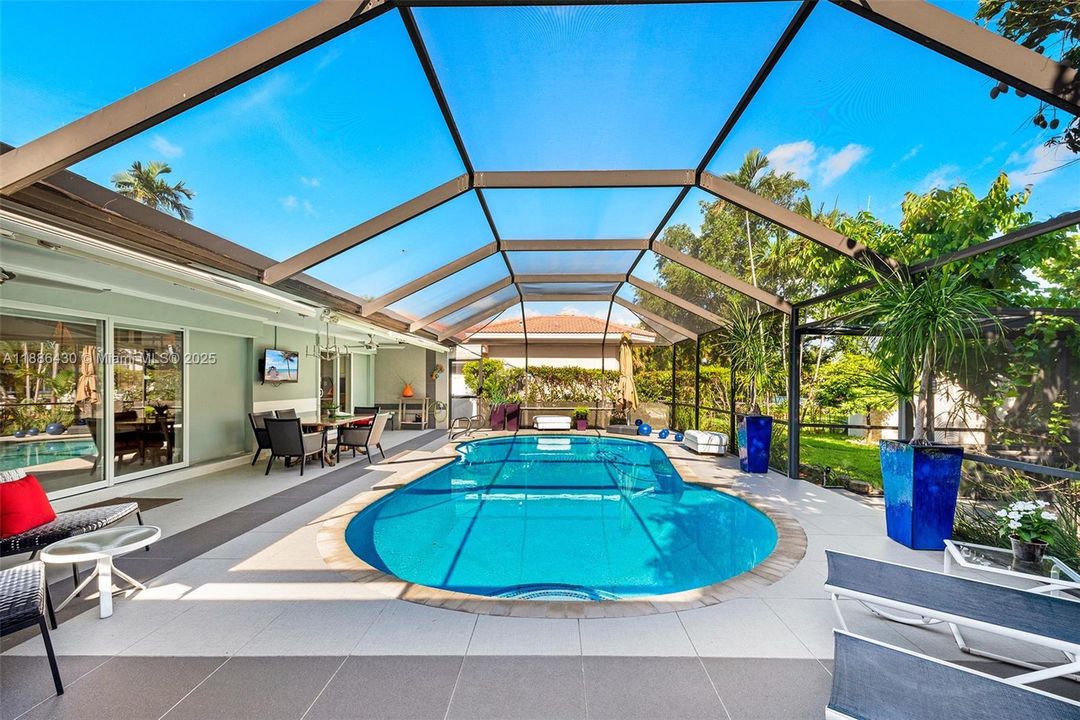 В аренду: $10,500 (3 спален, 2 ванн, 2520 Квадратных фут)