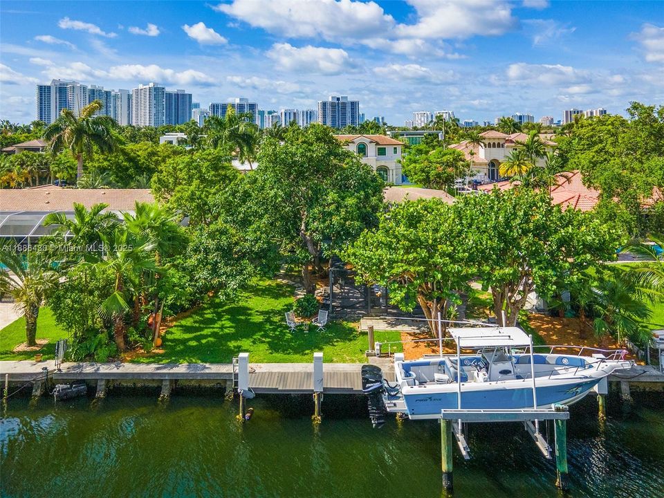 В аренду: $10,500 (3 спален, 2 ванн, 2520 Квадратных фут)