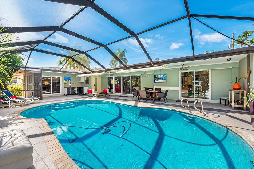 В аренду: $10,500 (3 спален, 2 ванн, 2520 Квадратных фут)