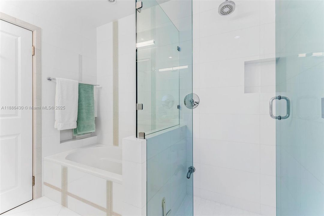 В аренду: $10,500 (3 спален, 2 ванн, 2520 Квадратных фут)