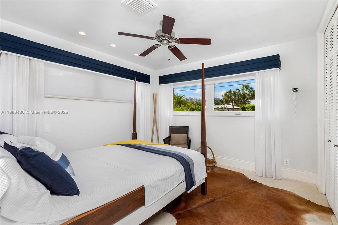 В аренду: $10,500 (3 спален, 2 ванн, 2520 Квадратных фут)