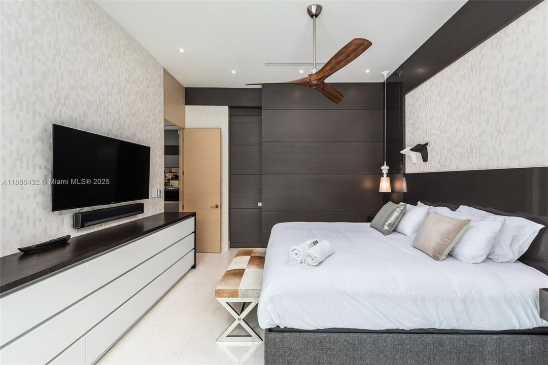 В аренду: $22,500 (5 спален, 3 ванн, 2248 Квадратных фут)