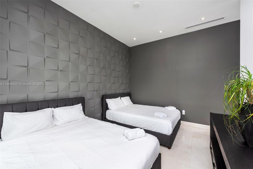 В аренду: $22,500 (5 спален, 3 ванн, 2248 Квадратных фут)