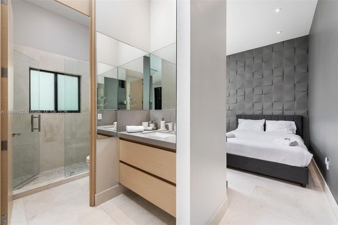 В аренду: $22,500 (5 спален, 3 ванн, 2248 Квадратных фут)