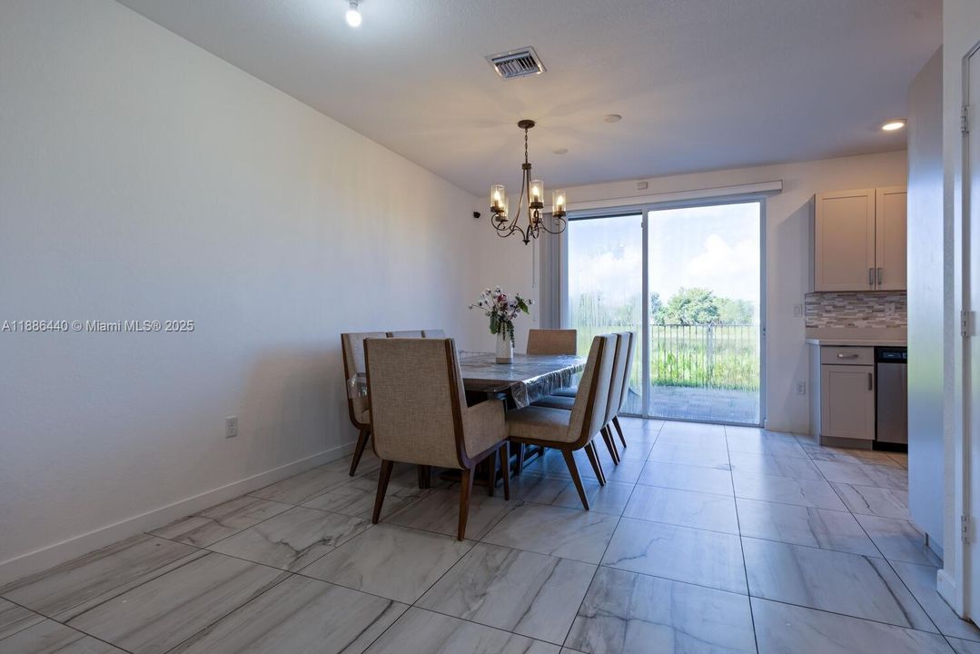 For Sale: $359,999 (3 beds, 2 baths, 1302 Square Feet)