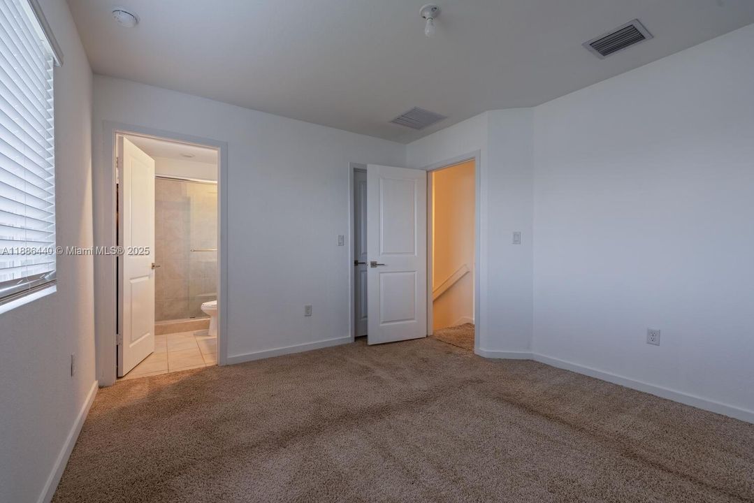 For Sale: $359,999 (3 beds, 2 baths, 1302 Square Feet)