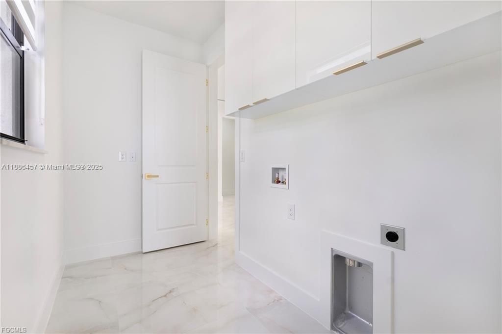 For Sale: $344,900 (3 beds, 2 baths, 1536 Square Feet)