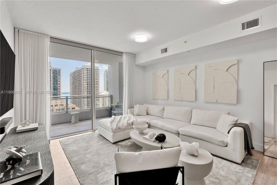 For Sale: $665,000 (1 beds, 1 baths, 906 Square Feet)