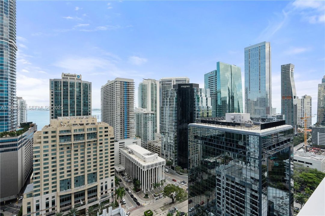 For Sale: $665,000 (1 beds, 1 baths, 906 Square Feet)