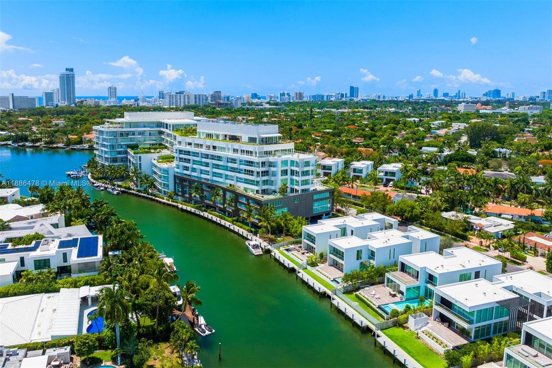 For Sale: $9,995,000 (4 beds, 4 baths, 5154 Square Feet)