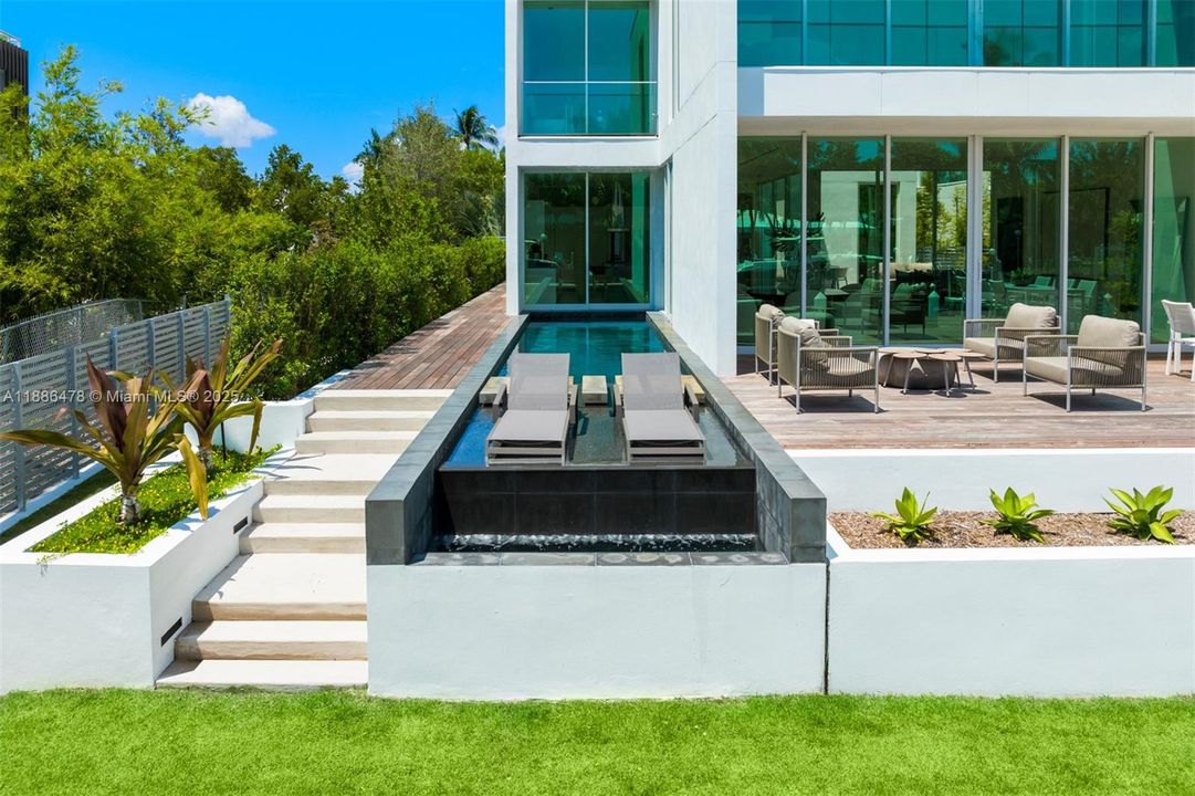 For Sale: $9,995,000 (4 beds, 4 baths, 5154 Square Feet)