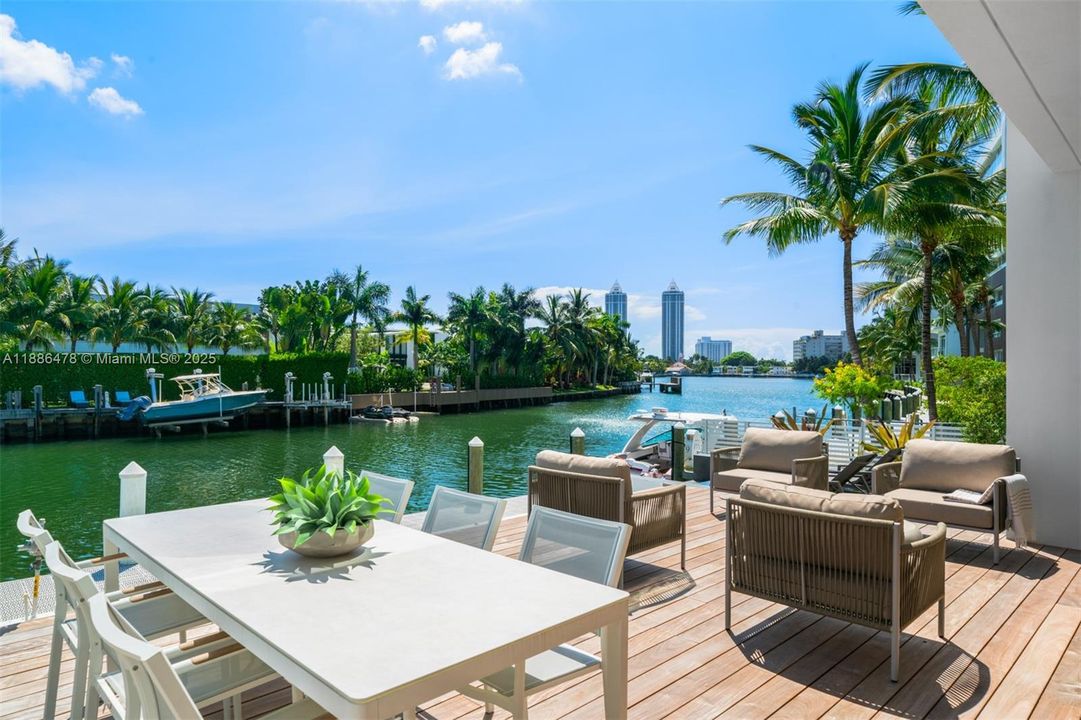 For Sale: $9,995,000 (4 beds, 4 baths, 5154 Square Feet)
