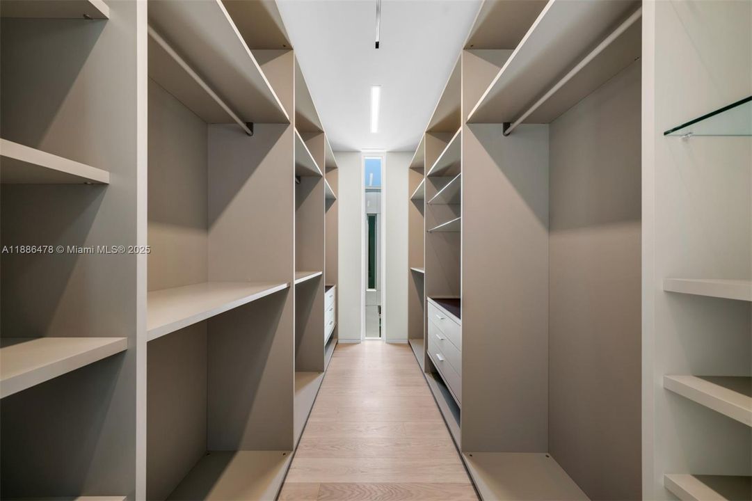 For Sale: $9,995,000 (4 beds, 4 baths, 5154 Square Feet)