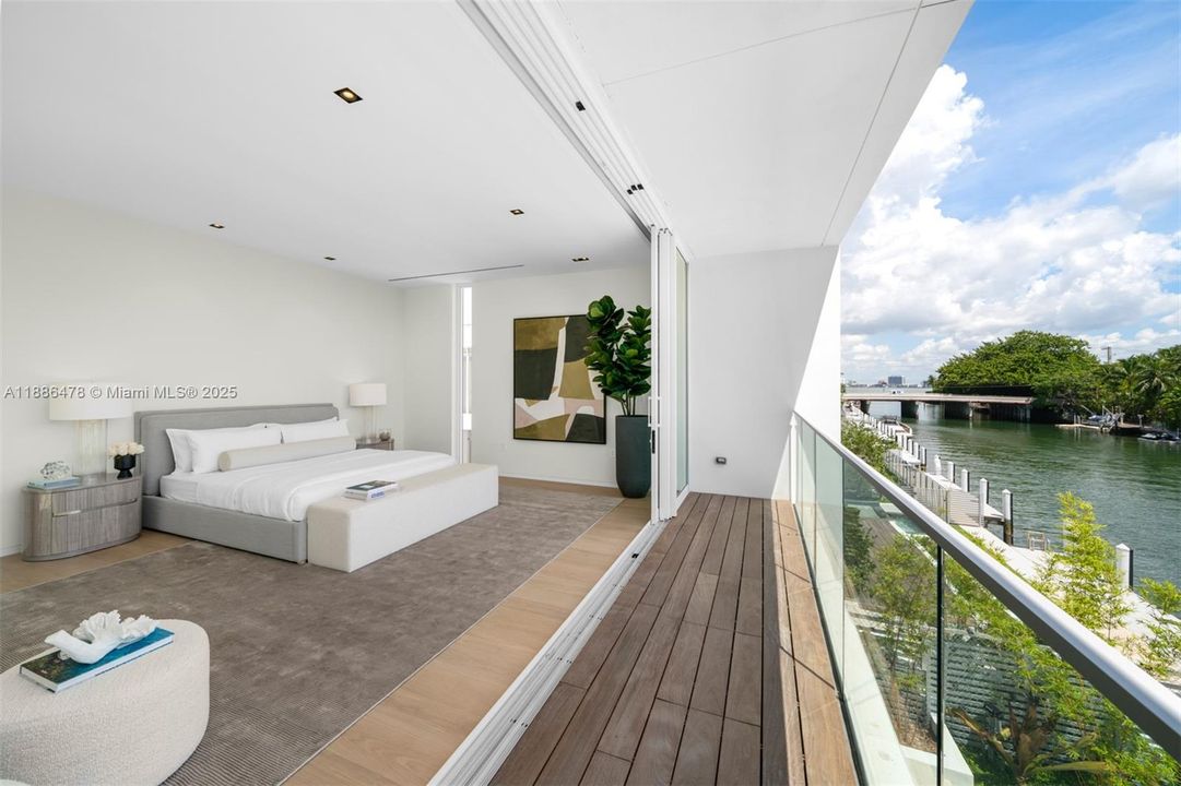 For Sale: $9,995,000 (4 beds, 4 baths, 5154 Square Feet)