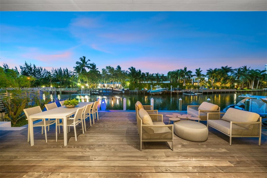 For Sale: $9,995,000 (4 beds, 4 baths, 5154 Square Feet)