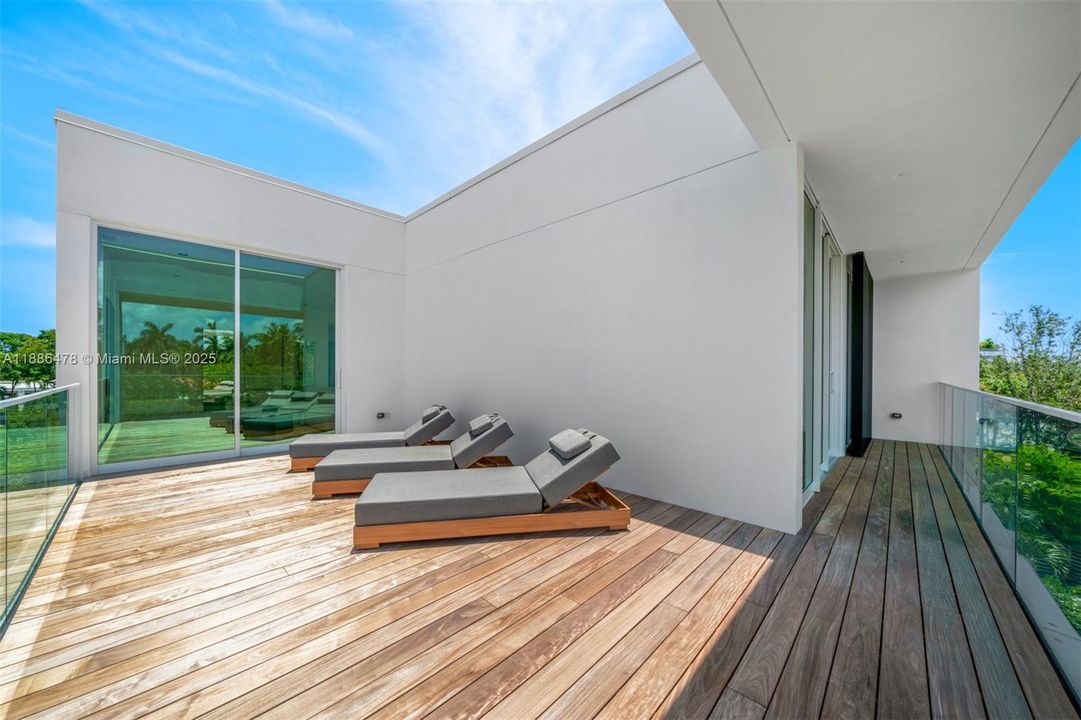 For Sale: $9,995,000 (4 beds, 4 baths, 5154 Square Feet)