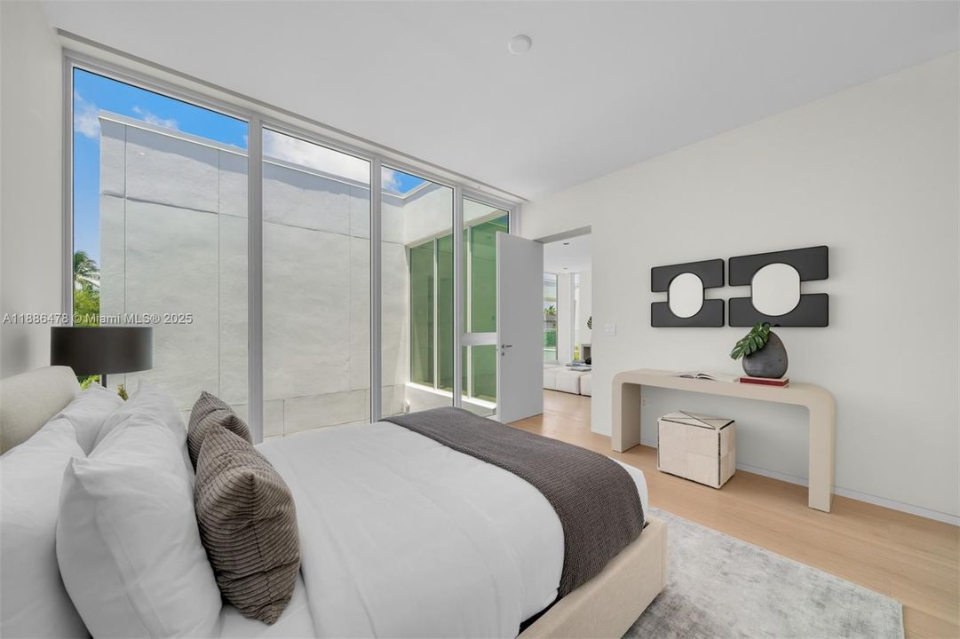 For Sale: $9,995,000 (4 beds, 4 baths, 5154 Square Feet)