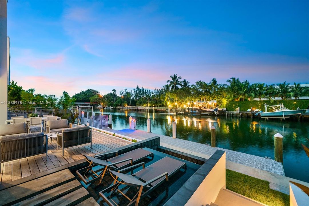 For Sale: $9,995,000 (4 beds, 4 baths, 5154 Square Feet)