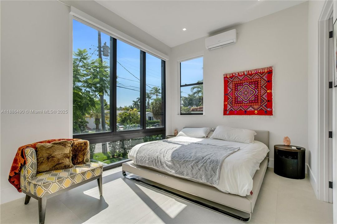 На продажу: $3,600,000 (5 спален, 3 ванн, 3124 Квадратных фут)