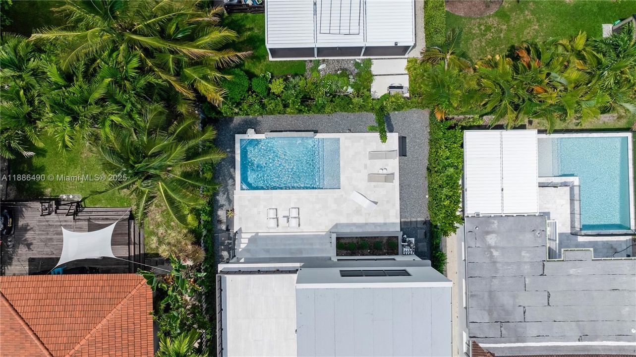 На продажу: $3,600,000 (5 спален, 3 ванн, 3124 Квадратных фут)