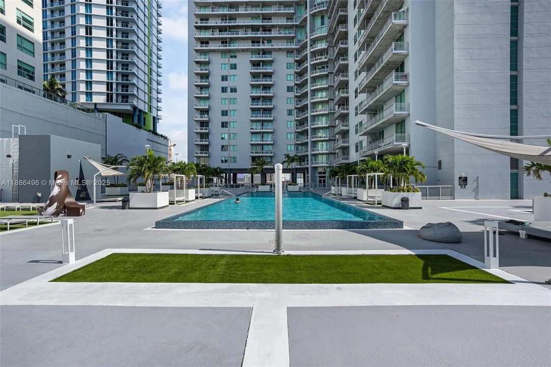 待售: $405,000 (1 贝兹, 1 浴室, 795 平方英尺)