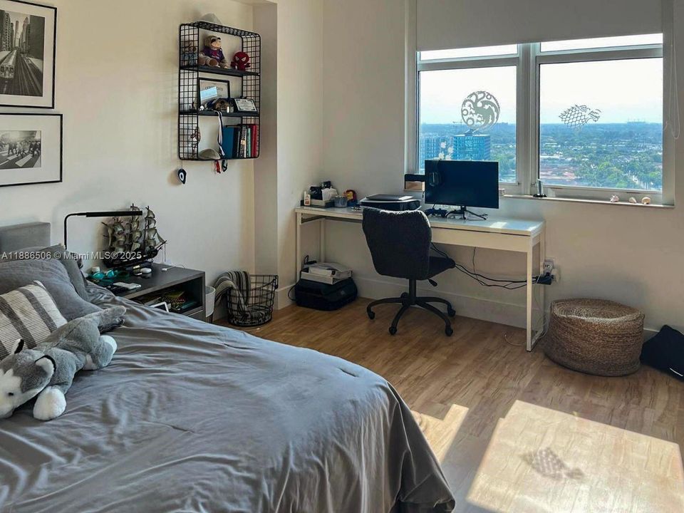 Active With Contract: $5,000 (3 beds, 2 baths, 1866 Square Feet)