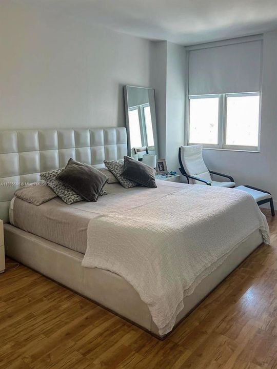 Active With Contract: $5,000 (3 beds, 2 baths, 1866 Square Feet)