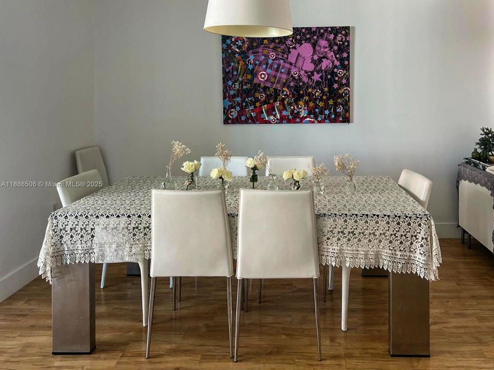 Active With Contract: $5,000 (3 beds, 2 baths, 1866 Square Feet)