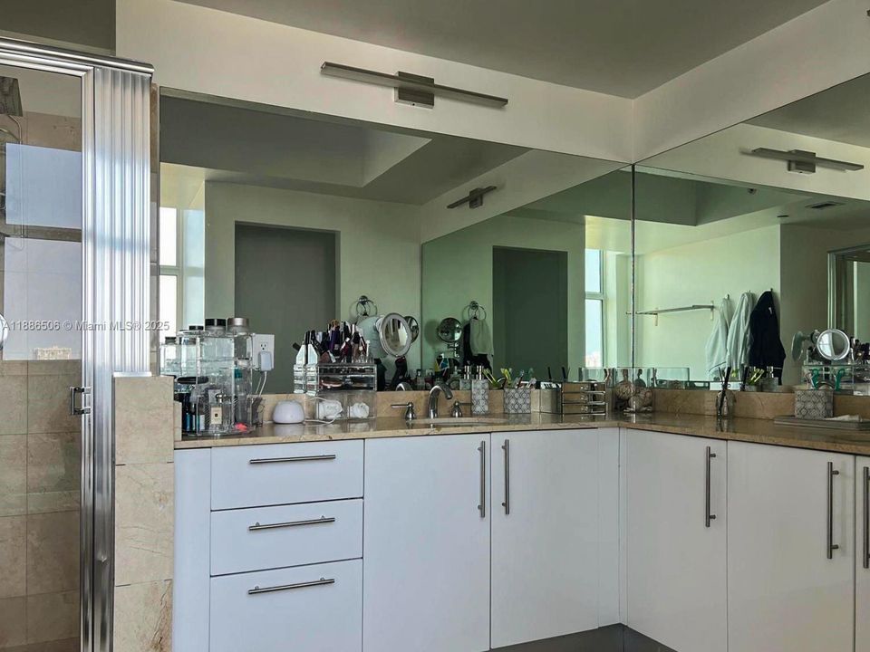 Active With Contract: $5,000 (3 beds, 2 baths, 1866 Square Feet)