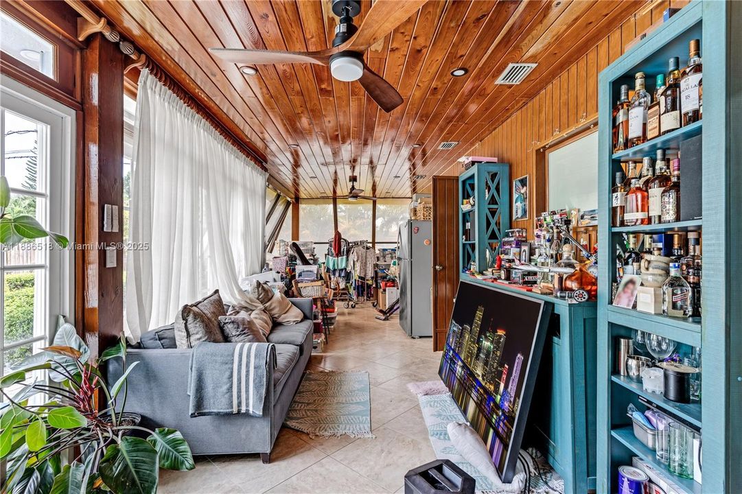 На продажу: $875,000 (4 спален, 3 ванн, 2104 Квадратных фут)