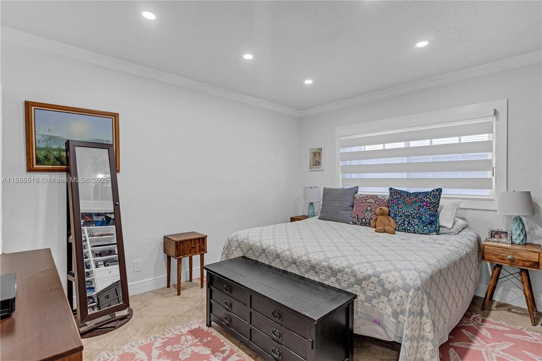 На продажу: $875,000 (4 спален, 3 ванн, 2104 Квадратных фут)