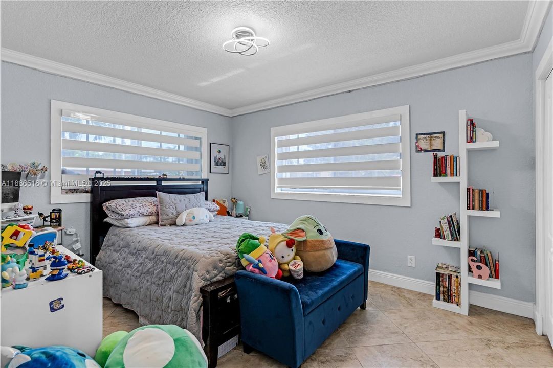 На продажу: $875,000 (4 спален, 3 ванн, 2104 Квадратных фут)