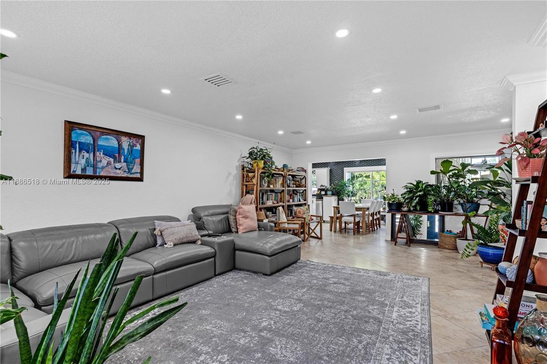 На продажу: $875,000 (4 спален, 3 ванн, 2104 Квадратных фут)