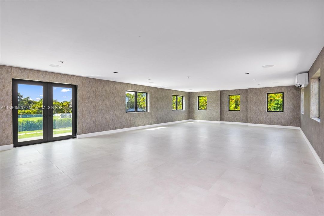 待售: $7,500,000 (6 贝兹, 7 浴室, 0 平方英尺)